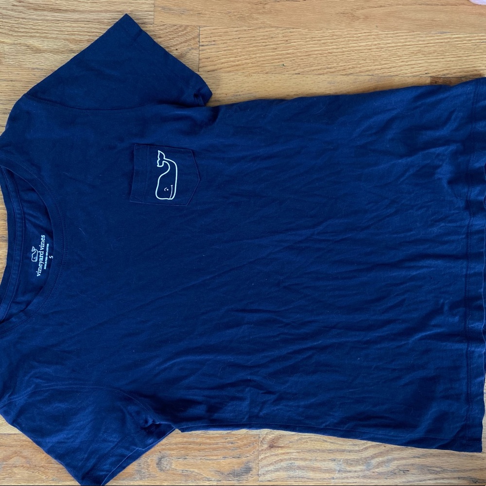Vineyard vines tee
